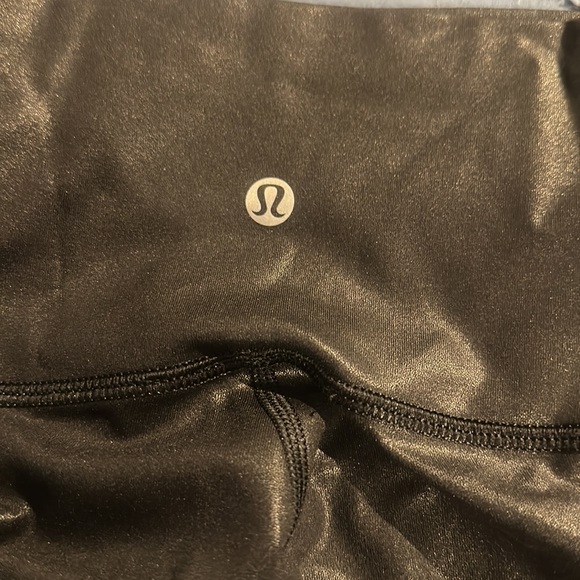 Shiny black align leggings - Picture 2 of 3